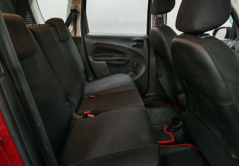 Подержанный автомобиль Citroen C3 Picasso 2010 года (12 фото)