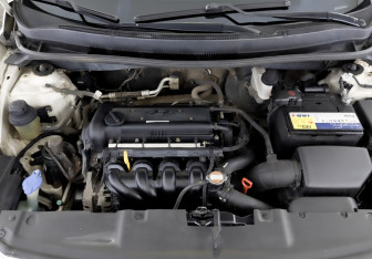 Подержанный автомобиль Hyundai Solaris Hatchback 2012 года (9 фото)