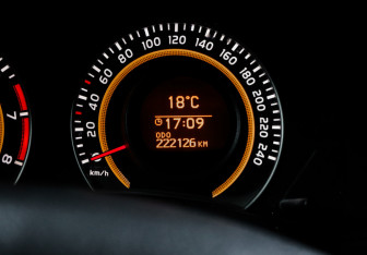 Подержанный автомобиль Toyota Corolla Sedan 2012 года (11 фото)