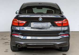 Подержанный автомобиль BMW X4 2017 года (6 фото)