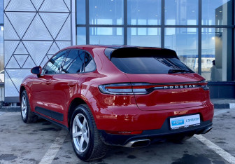Подержанный автомобиль Porsche Macan 2021 года (8 фото)