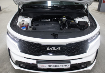 Подержанный автомобиль Kia Sorento 2022 года (9 фото)