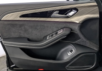 Подержанный автомобиль Hongqi H9 2021 года (19 фото)