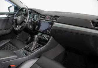 Подержанный автомобиль Skoda Superb Liftback 2018 года (9 фото)