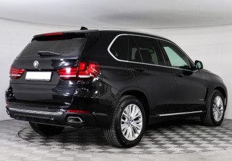 Подержанный автомобиль BMW X5 2017 года (2 фото)