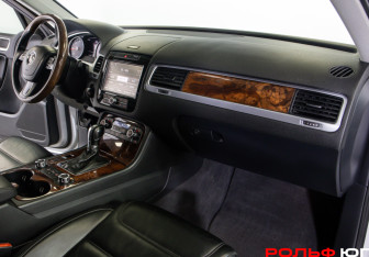 Подержанный автомобиль Volkswagen Touareg 2011 года (7 фото)