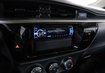 Подержанный автомобиль Toyota Corolla Sedan 2013 года (11 фото)