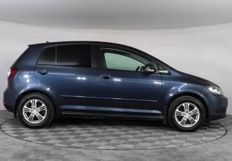 Подержанный автомобиль Volkswagen Golf Plus 2012 года (4 фото)