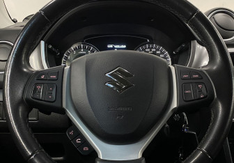 Подержанный автомобиль Suzuki Vitara 2019 года (16 фото)