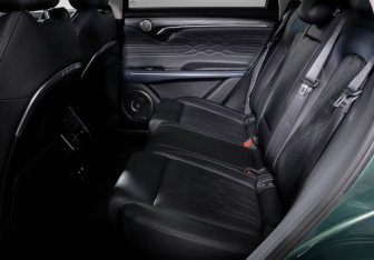 Подержанный автомобиль Voyah Free 2023 года (10 фото)