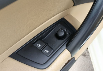 Подержанный автомобиль Audi A1 2010 года (18 фото)
