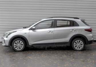 Подержанный автомобиль Kia Rio Hatchback 2021 года (8 фото)