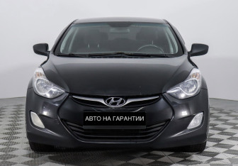 Подержанный автомобиль Hyundai Elantra Sedan 2012 года (2 фото)