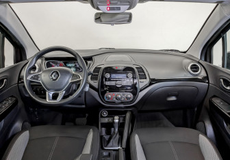 Подержанный автомобиль Renault Kaptur 2021 года (14 фото)
