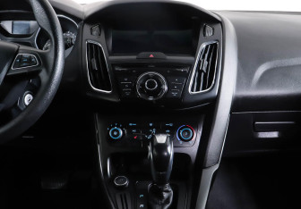 Подержанный автомобиль Ford Focus Wagon 2018 года (12 фото)
