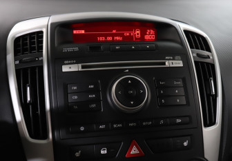 Подержанный автомобиль Kia Ceed Hatchback 2010 года (21 фото)