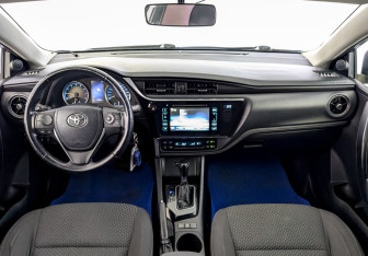 Подержанный автомобиль Toyota Corolla Sedan 2016 года (14 фото)