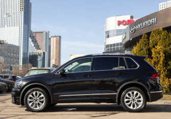 Подержанный автомобиль Volkswagen Tiguan 2019 года (6 фото)