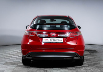 Подержанный автомобиль Honda Civic Hatchback 2011 года (6 фото)