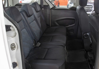 Подержанный автомобиль Peugeot Partner 2010 года (13 фото)