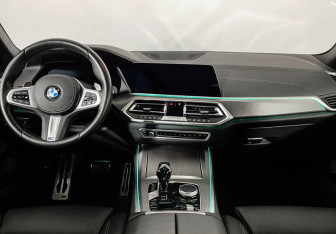 Подержанный автомобиль BMW X5 2020 года (12 фото)