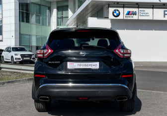 Подержанный автомобиль Nissan Murano Suv 2022 года (6 фото)