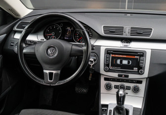 Подержанный автомобиль Volkswagen Passat CC 2012 года (10 фото)