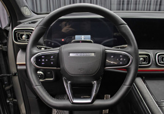 Подержанный автомобиль Jaecoo J8 2024 года (17 фото)