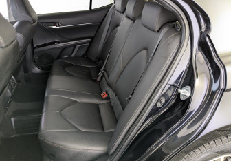 Подержанный автомобиль Toyota Camry Sedan 2020 года (12 фото)