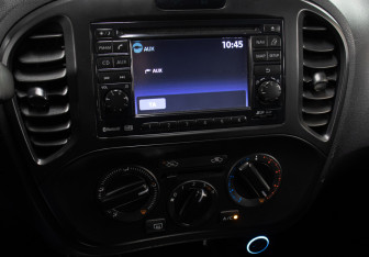 Подержанный автомобиль Nissan Juke 2013 года (18 фото)