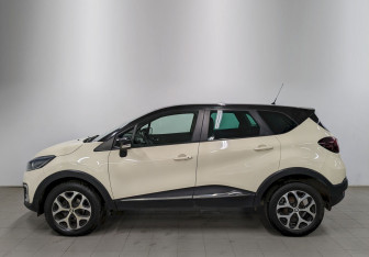 Подержанный автомобиль Renault Kaptur 2019 года (8 фото)