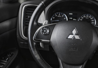 Подержанный автомобиль Mitsubishi Outlander 2013 года (13 фото)