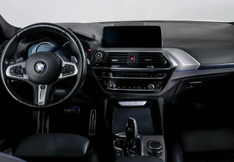 Подержанный автомобиль BMW X3 2018 года (12 фото)