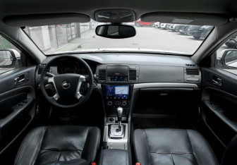 Подержанный автомобиль Chevrolet Epica 2011 года (11 фото)