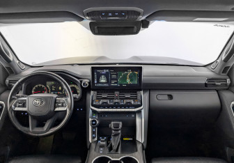Подержанный автомобиль Toyota Land Cruiser Suv 2021 года (14 фото)