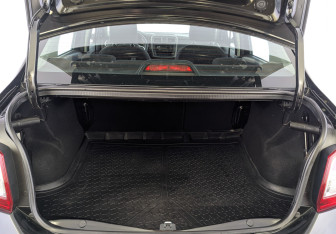 Подержанный автомобиль Renault Logan Sedan 2021 года (10 фото)