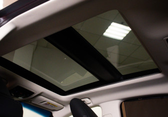 Подержанный автомобиль Lexus ES 2019 года (17 фото)