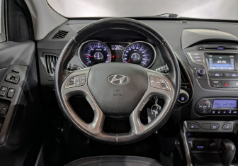 Подержанный автомобиль Hyundai ix35 2013 года (22 фото)