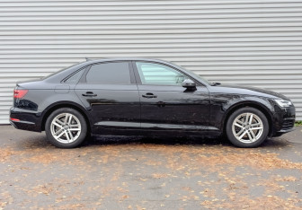 Подержанный автомобиль Audi A4 Sedan 2019 года (4 фото)