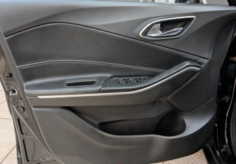 Подержанный автомобиль Москвич 3 2023 года (19 фото)