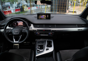 Подержанный автомобиль Audi Q7 2017 года (11 фото)