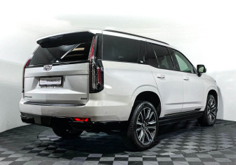 Подержанный автомобиль Cadillac Escalade Suv 2021 года (5 фото)