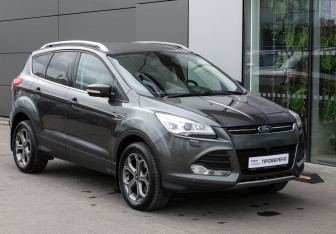 Подержанный автомобиль Ford Kuga 2015 года (3 фото)