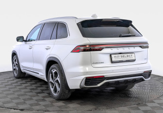 Подержанный автомобиль Geely Monjaro 2024 года (7 фото)