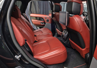 Подержанный автомобиль Land Rover Range Rover 2019 года (12 фото)