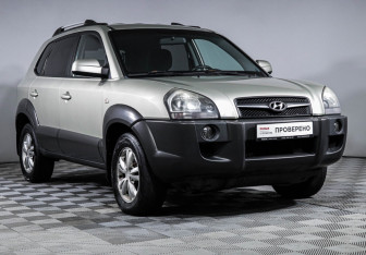 Подержанный автомобиль Hyundai Tucson 2008 года (3 фото)