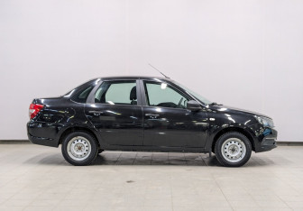 Подержанный автомобиль LADA (ВАЗ) Granta Sedan 2019 года (17 фото)
