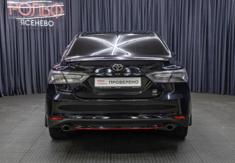Подержанный автомобиль Toyota Camry Sedan 2021 года (6 фото)