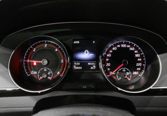 Подержанный автомобиль Volkswagen Arteon 2018 года (19 фото)