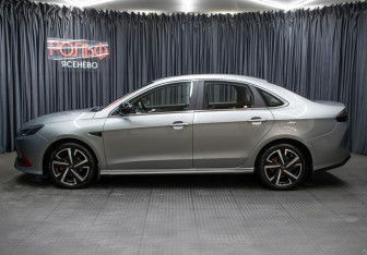 Подержанный автомобиль Kaiyi E5 2023 года (8 фото)